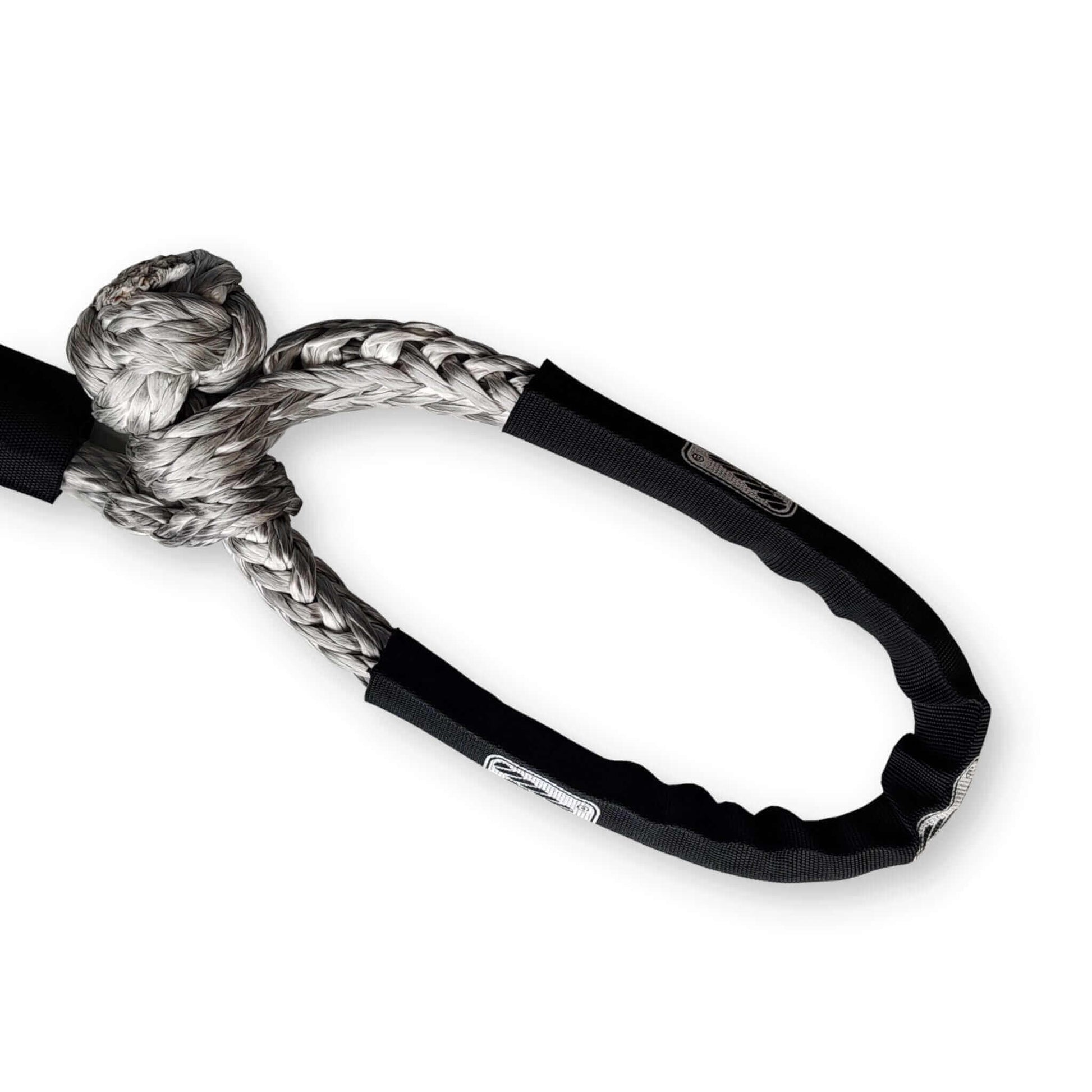 Novoleen® Pu12 Windenseil Performance XL - Innovatives, metallfreies Windenseil für Offroad-Abenteuer. Mit integriertem Tauwerkschäkel, hoher Bruchlast, geringem Gewicht und Schutz vor Lackkratzern. Nachhaltig und austauschbar. Hergestellt von Seilflechter Tauwerk GmbH