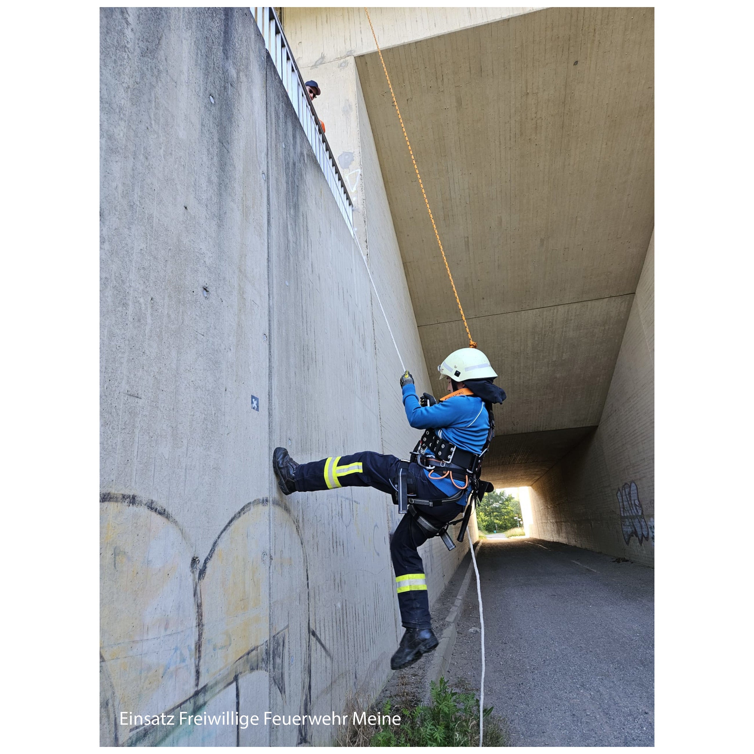 Seilflechter Feuerwehrleine 30 M se Karabiner Mit SV DIN 5290A seilflechter-feuerwehrleine-30-m-se-karabiner-mit-sv-din-5290a