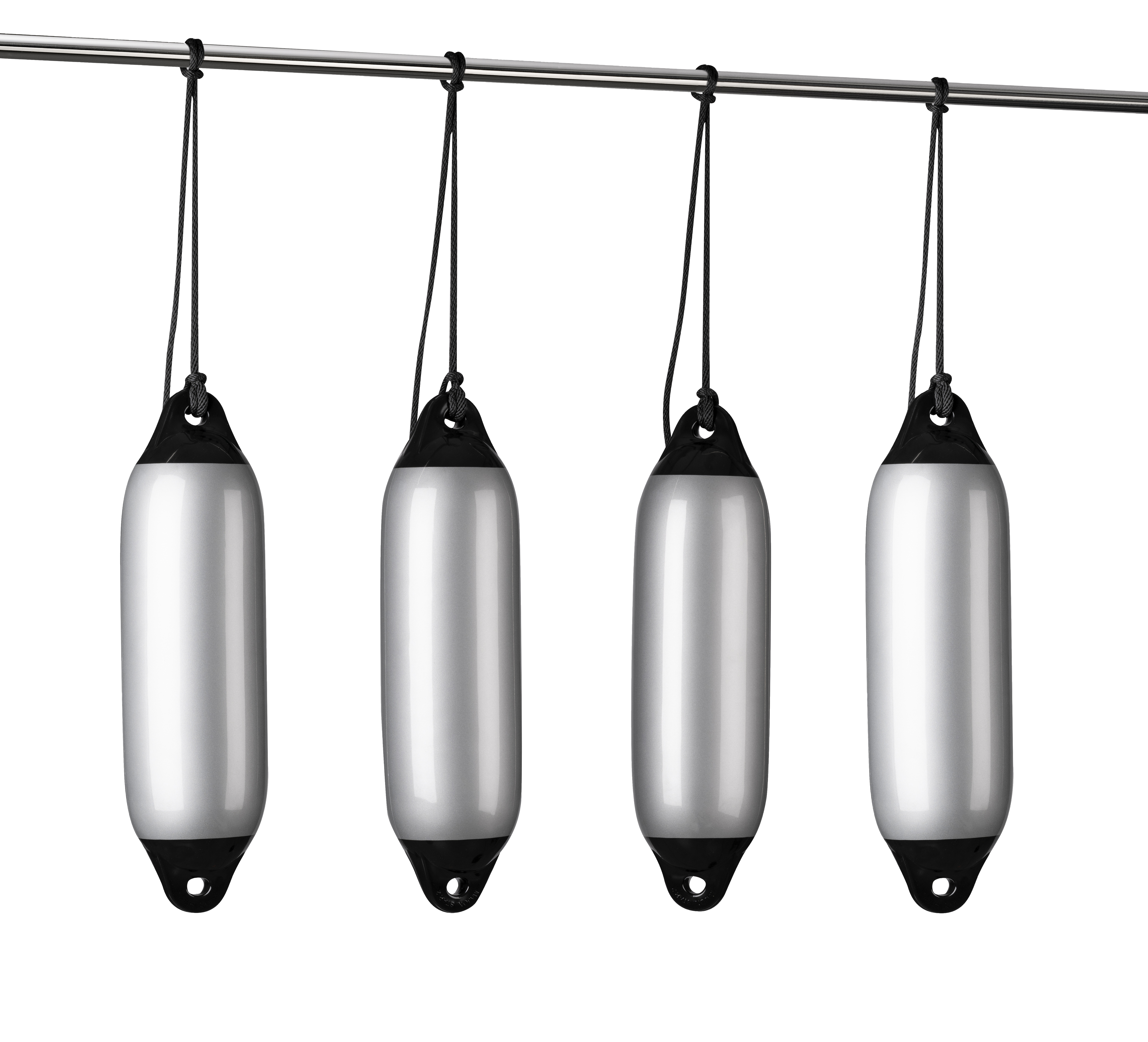 Fenderset von Seilflechter in  Silbergrau, inklusive hochwertiger Bootsfender und passender Festmacherleinen. Optimaler Schutz für den Bootsrumpf beim Anlegen.